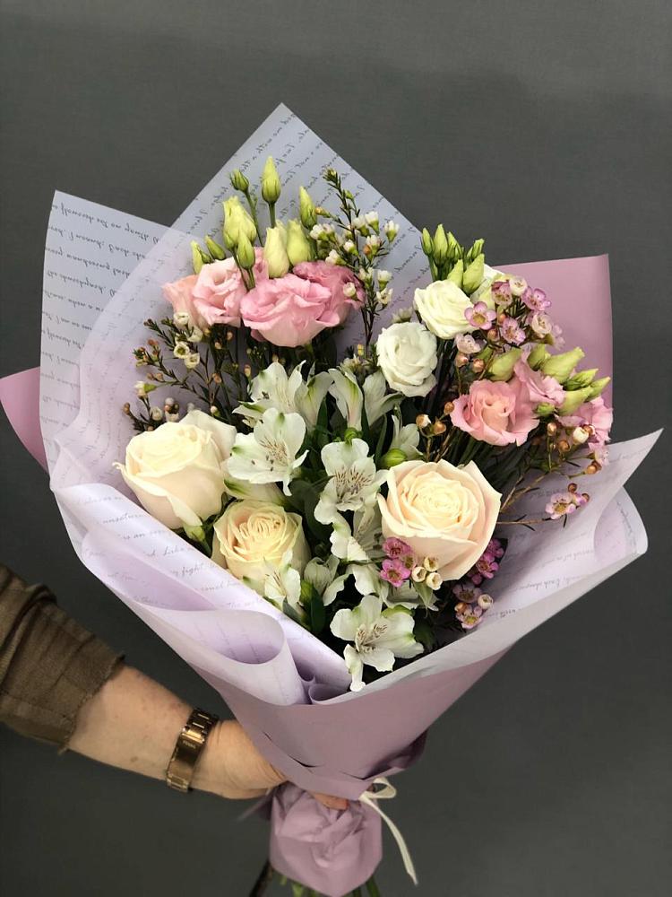 Букет цветов из: Альстромерии, Розы и Лизиантусы в Шерловой Горе