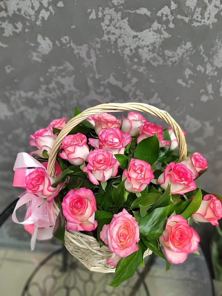 Цветочная композиция из Розы в корзине в Шерловой Горе