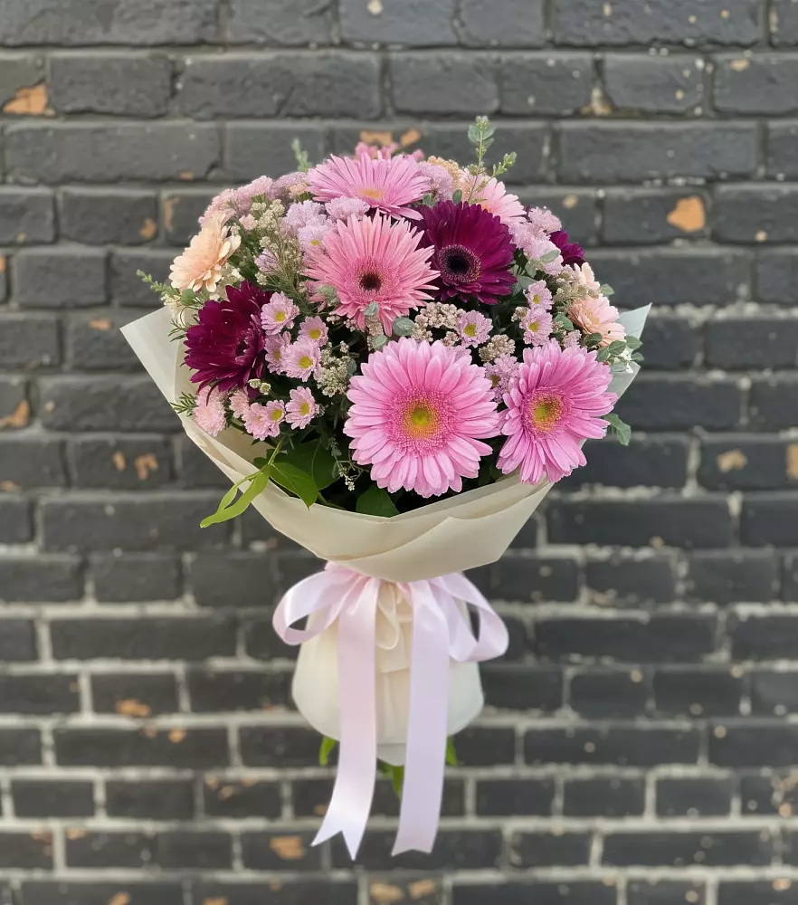 Букет цветов из: Герберы и Хризантемы в Шерловой Горе
