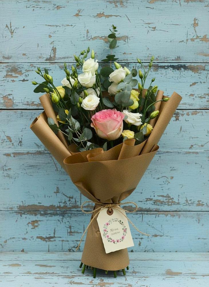 Букет цветов из: Розы и Лизиантусы в Шерловой Горе