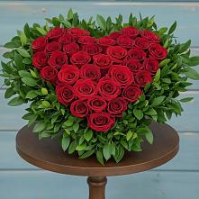 Цветочная композиция из Розы в виде сердца в Шерловой Горе