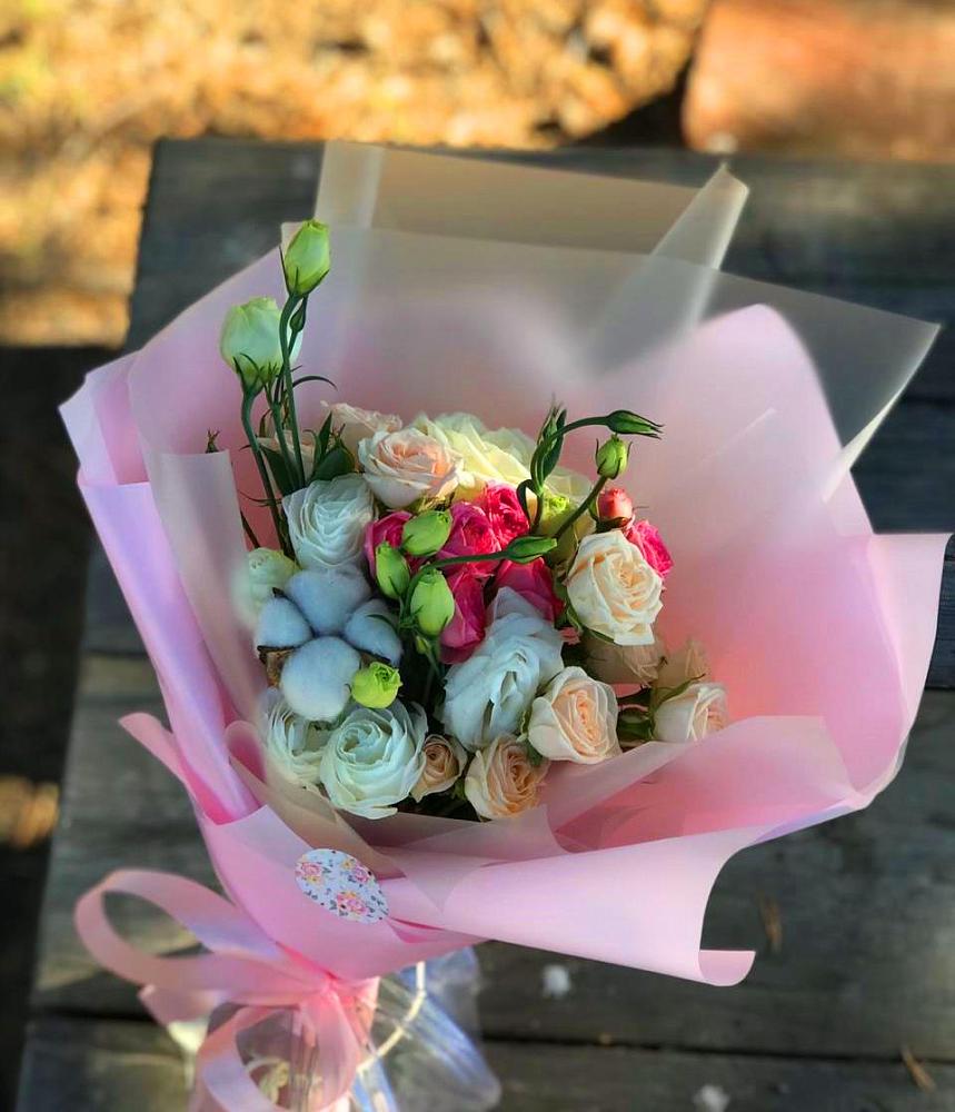 Букет цветов из: Розы и Лизиантусы в Шерловой Горе