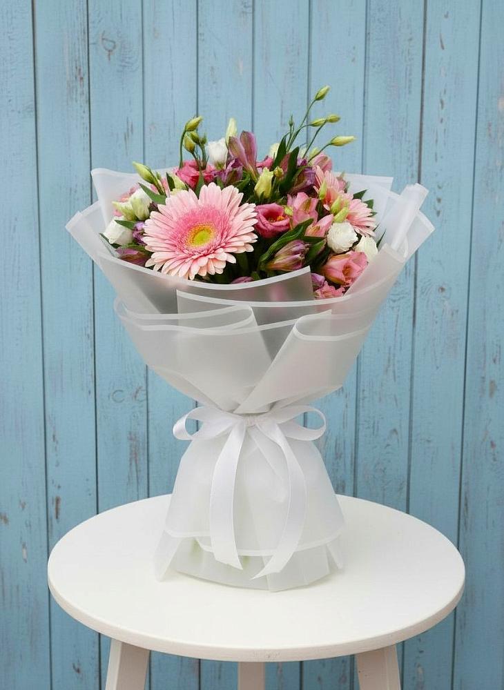 Букет цветов из: Герберы, Альстромерии и Лизиантусы в Шерловой Горе