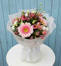 Букет цветов из:  Герберы, Альстромерии и Лизиантусы #REPLACE_PRED# Шерловой Горе