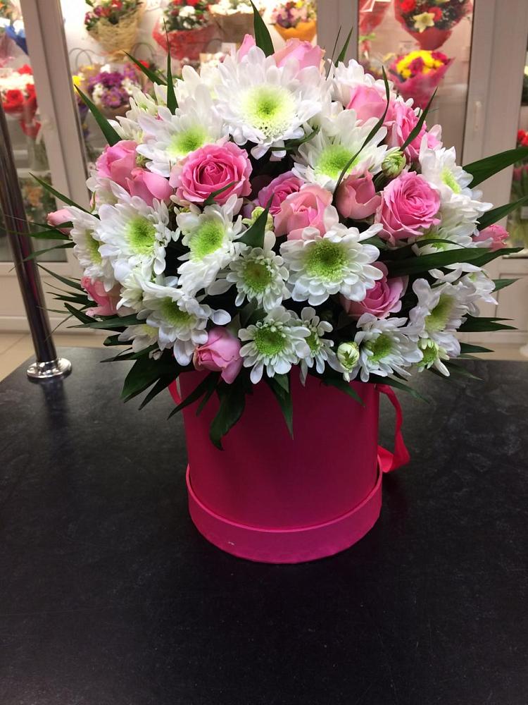 Цветочная композиция из Розы и Хризантемы в шляпной коробке в Шерловой Горе