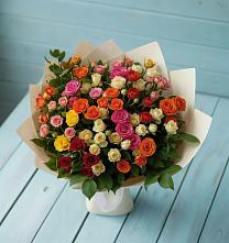 Букет Микс из разноцветных кустовых роз в Шерловой Горе