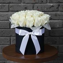 Цветочная композиция из Розы в шляпной коробке #REPLACE_PRED# Шерловой Горе